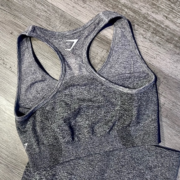 🦈 EUC Gymshark Gray Workout Set in Size Small. Look good while working out! - Picture 4 of 11